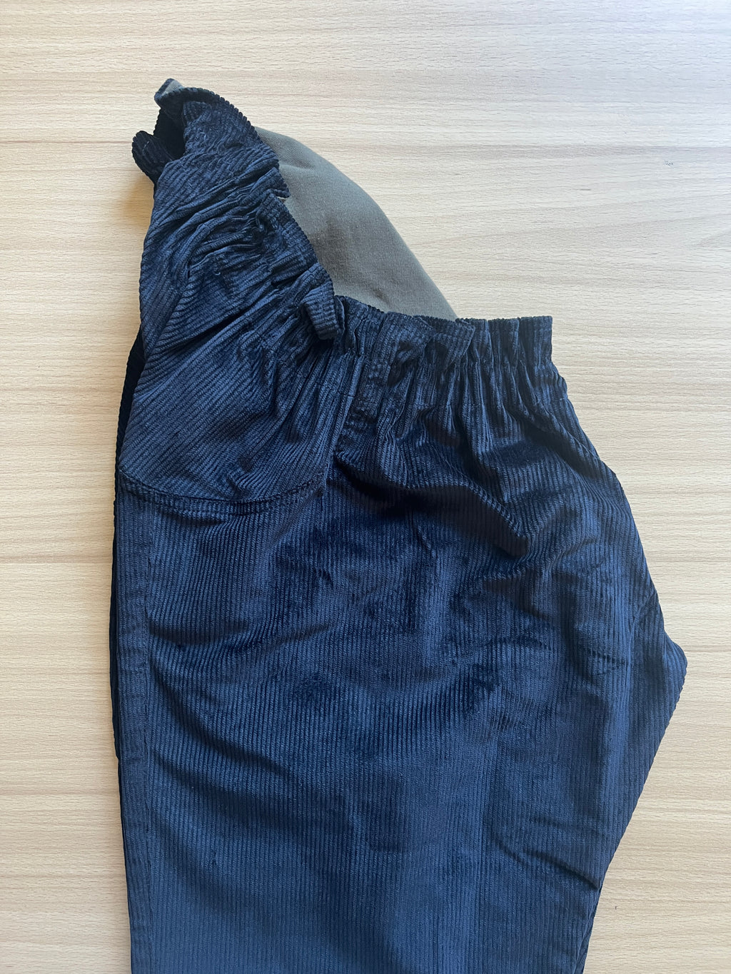 Basic Velours Côtelé Bleu Marine Taille 48-50