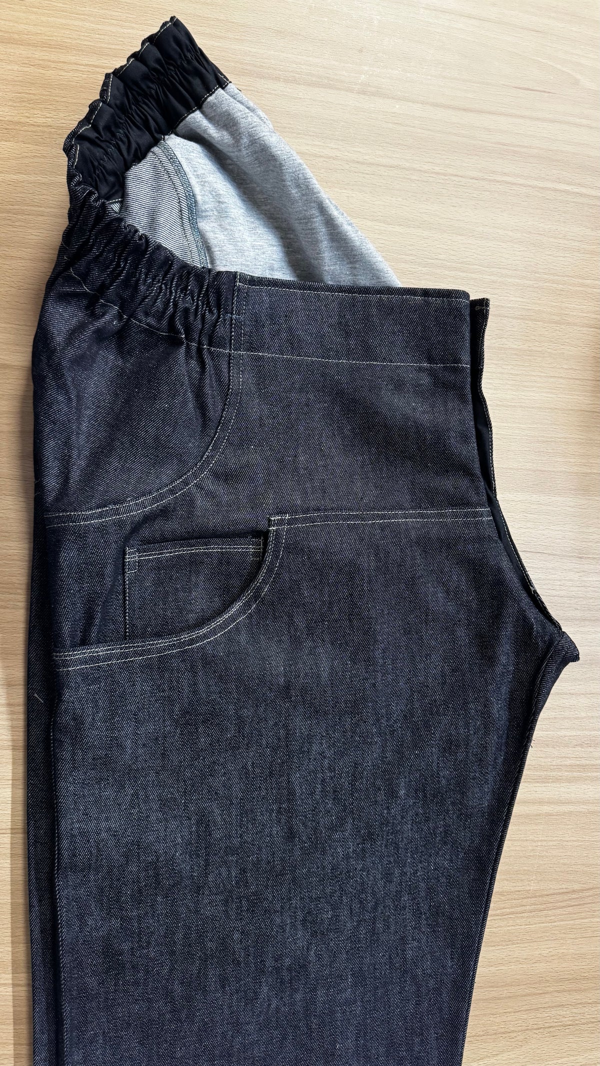 Léo jean bleu foncé taille 52-54