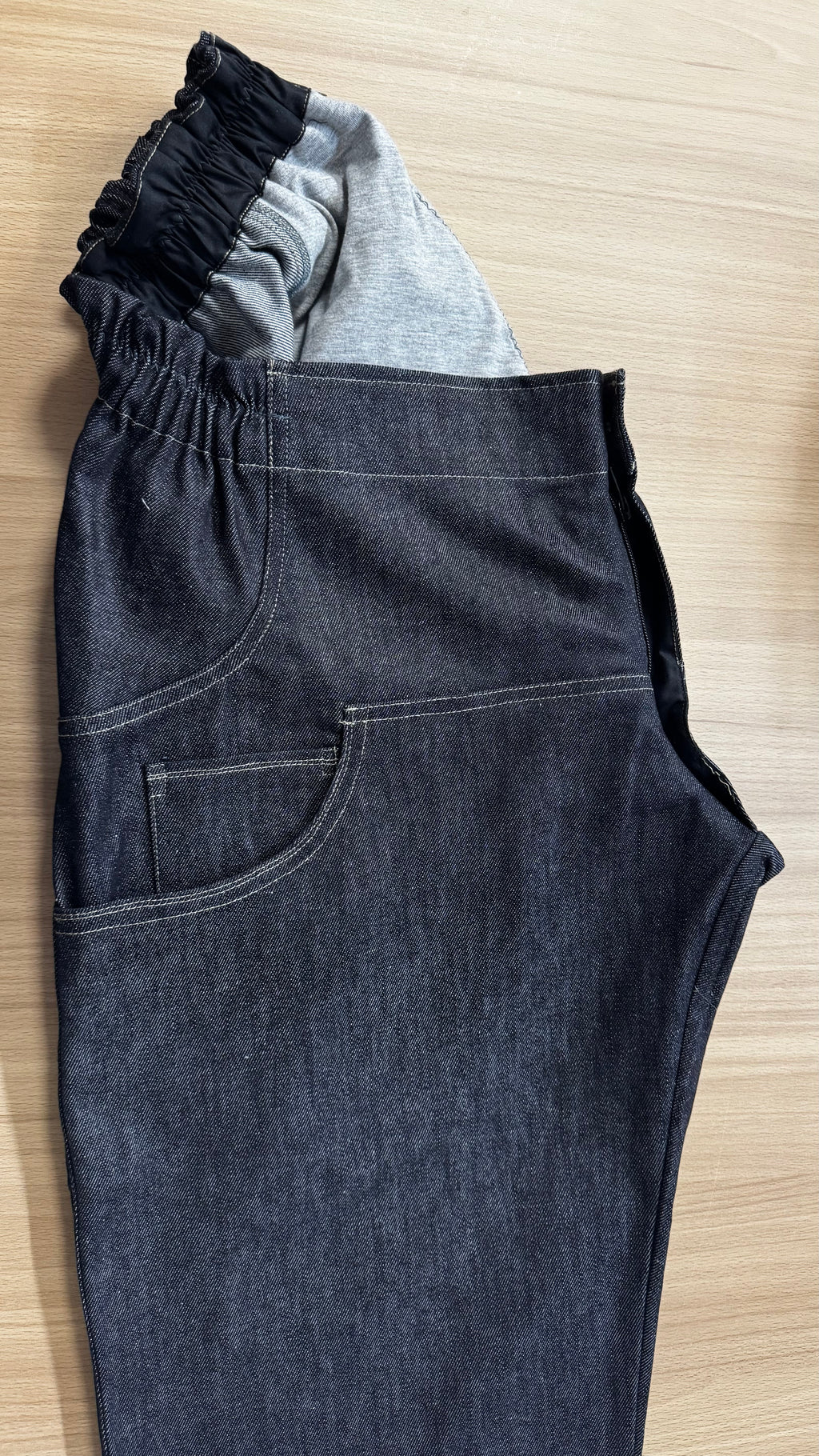 Léo jean noir taille 52-54